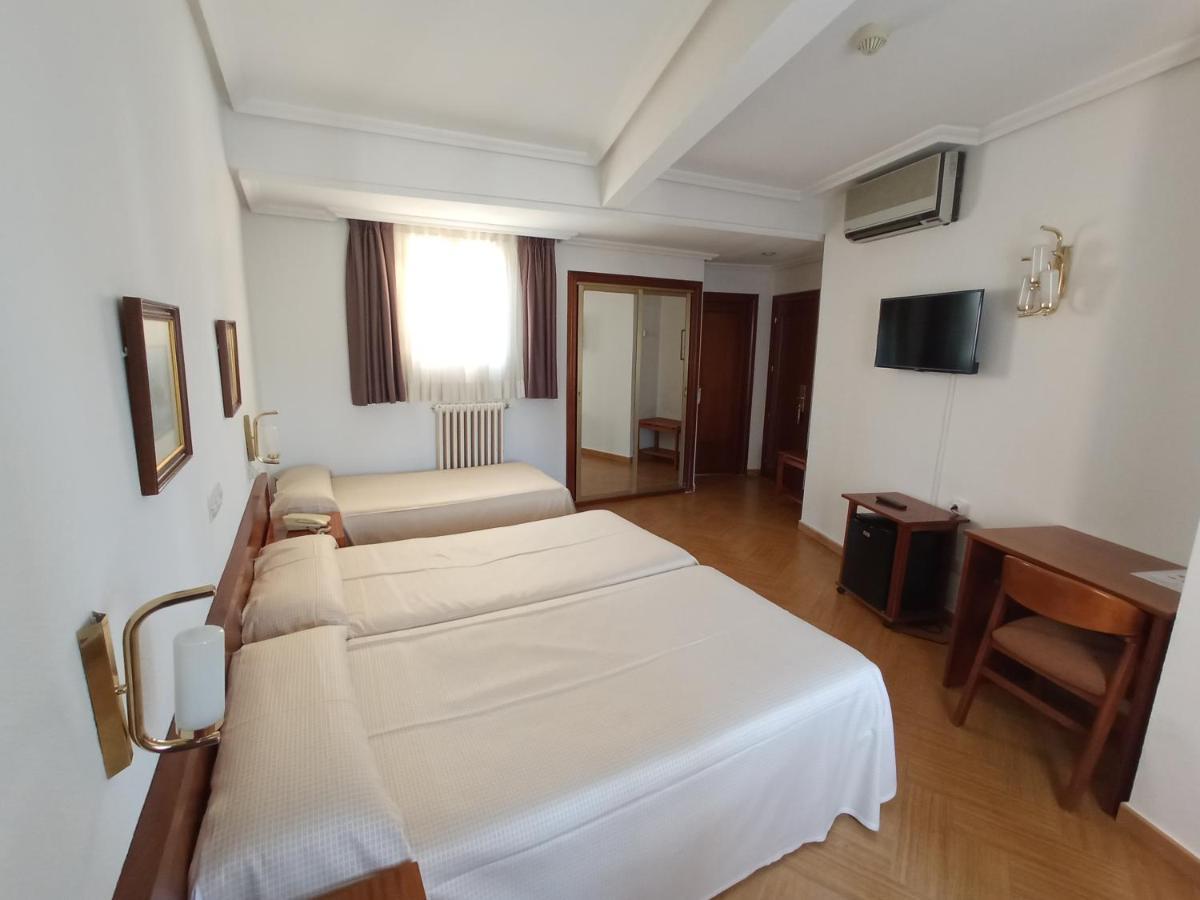 Standard Triple Room,1443960337:JPEG